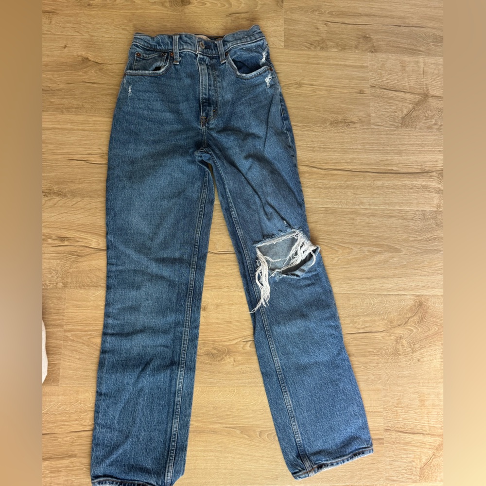 Abercrombie Ultra High Rise 90s Straight Jeans
